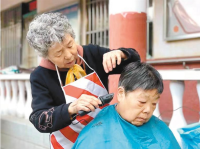 《西安晚报》：她是居民心中的社区好人