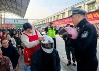 莲湖交警：送安全到商户 筑牢文明交通防线
